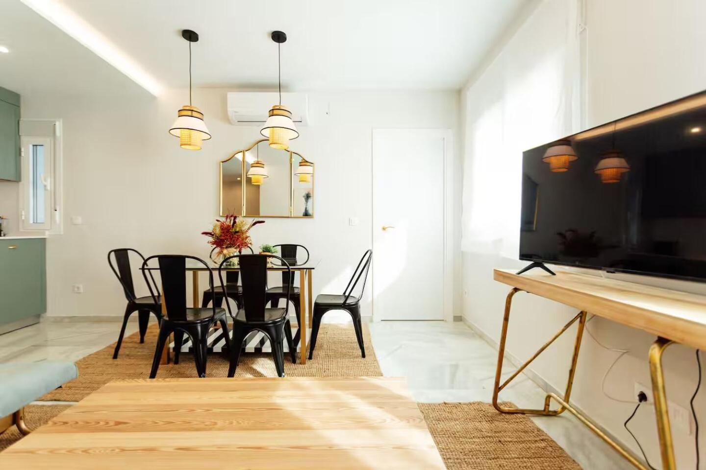 Reformed And Comfy- 2Bd 2Bth- Arenal Apartment Sevilla Exterior foto