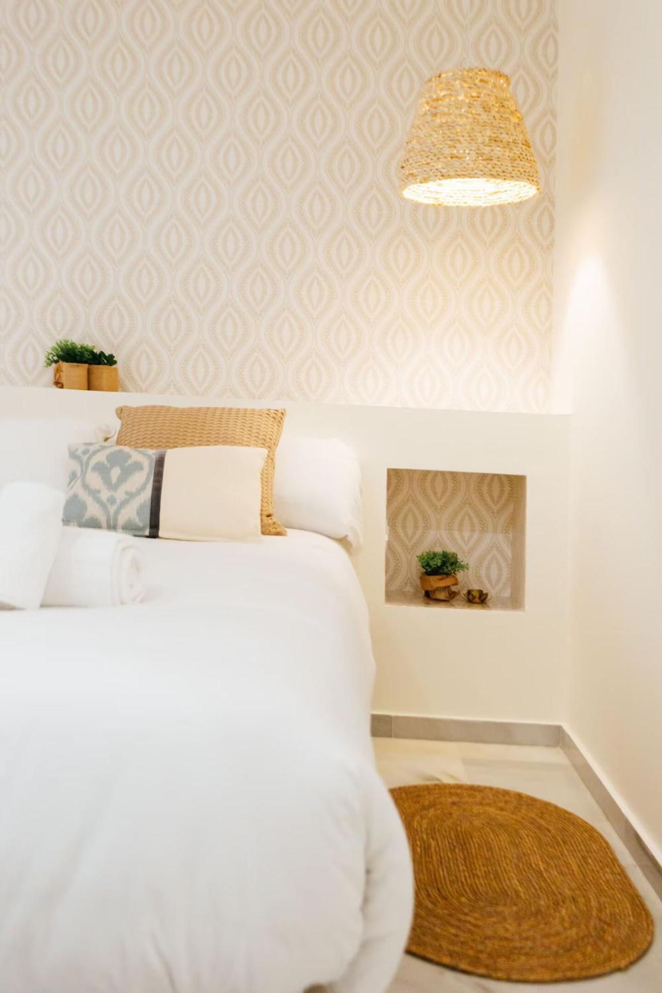 Reformed And Comfy- 2Bd 2Bth- Arenal Apartment Sevilla Exterior foto